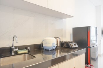comfort and warm studio at ciputra world 2 apartment