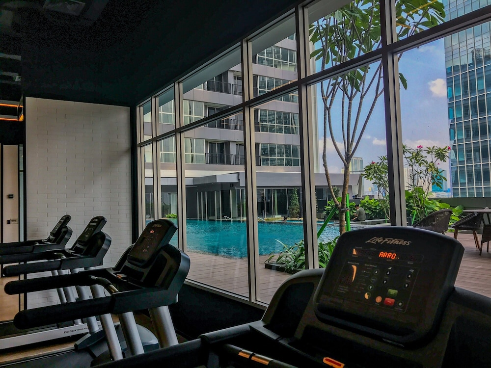 comfort and warm studio at ciputra world 2 apartment