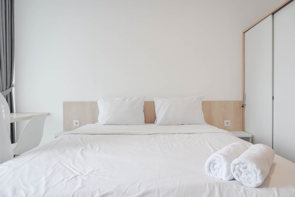 comfort and warm studio at ciputra world 2 apartment