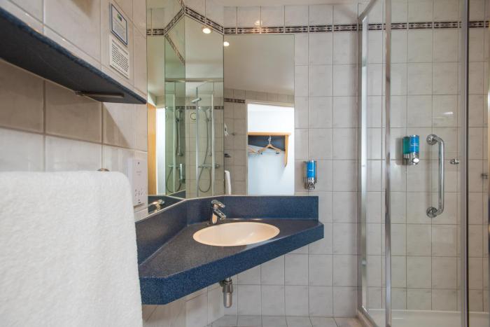 holiday inn express stoke on trent by ihg