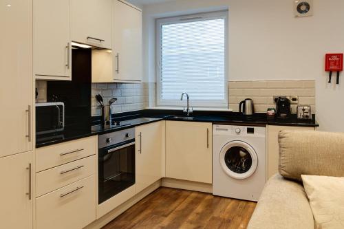 charles hope apartments swindon