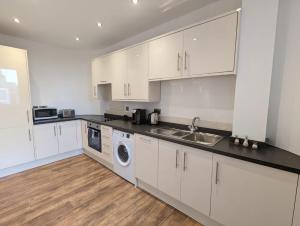 charles hope apartments swindon