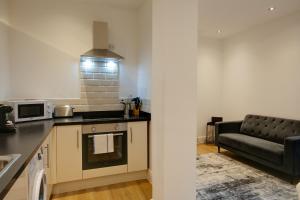 charles hope apartments swindon