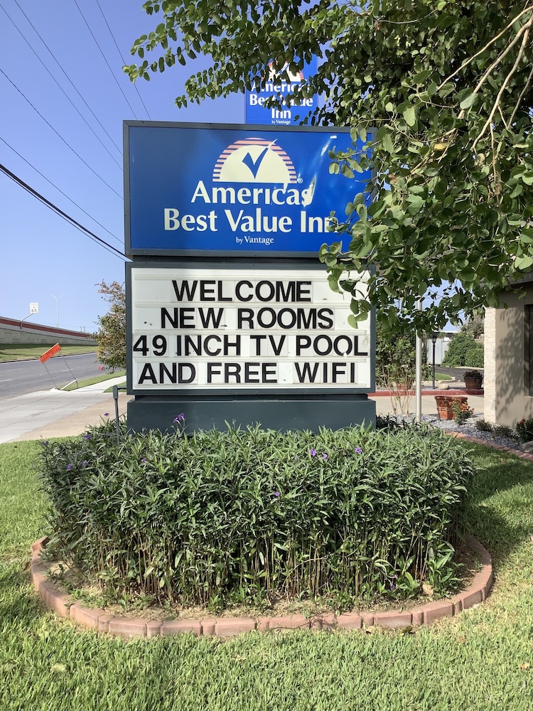 americas best value inn harlingen