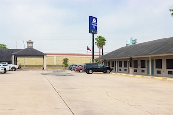 americas best value inn harlingen