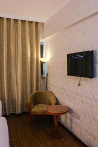 boonmax hotel l l c