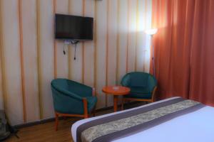 boonmax hotel l l c