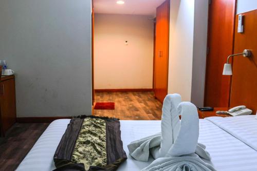 boonmax hotel l l c