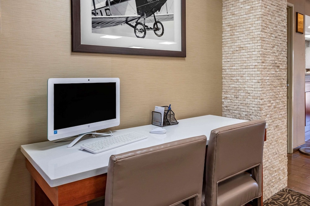 comfort inn and suites