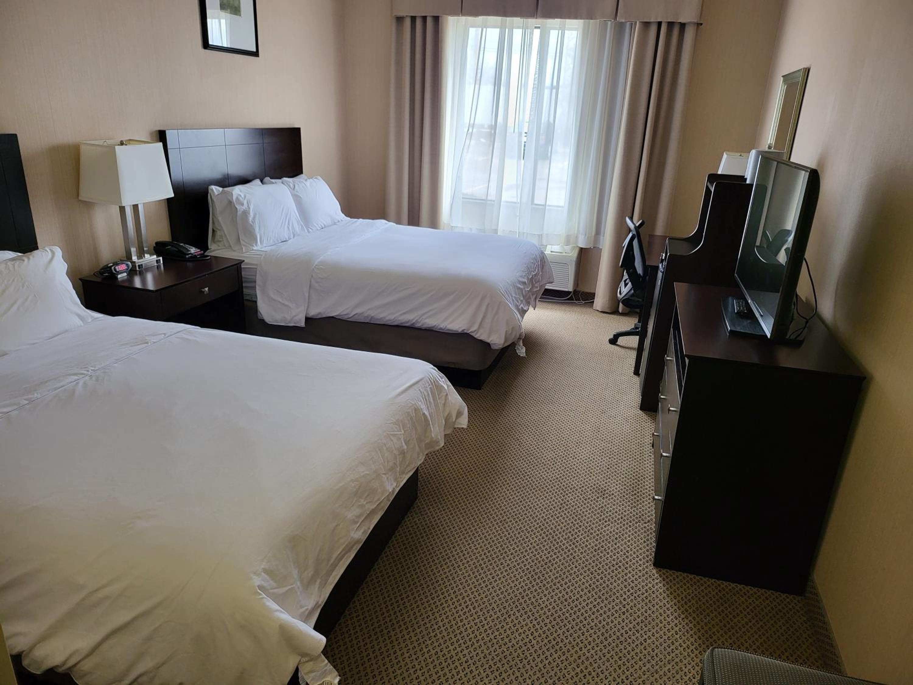 holiday inn express and suites dayton north tipp c