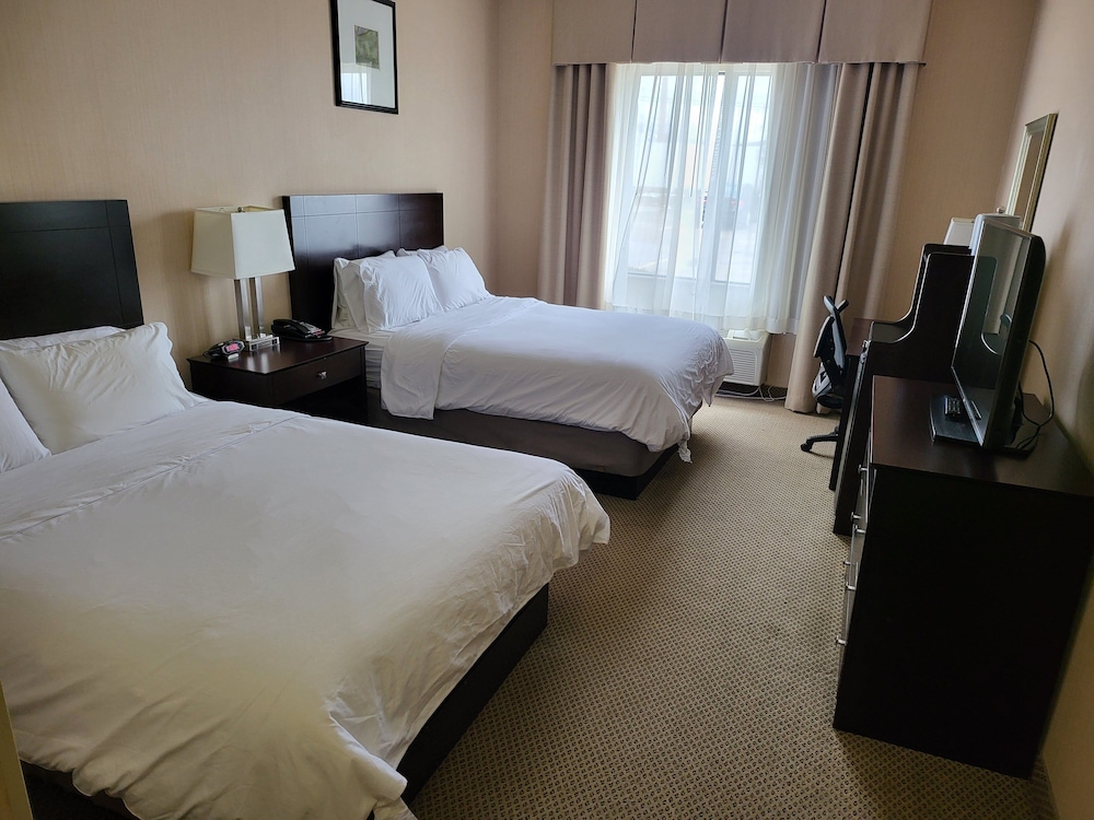holiday inn express and suites dayton north tipp c