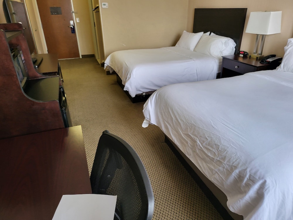 holiday inn express and suites dayton north tipp c
