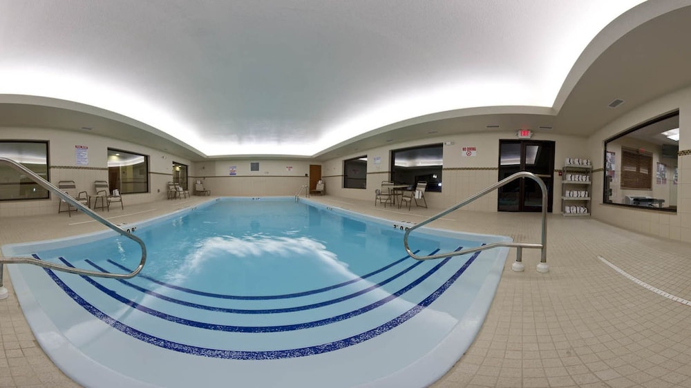 holiday inn express and suites dayton north tipp c