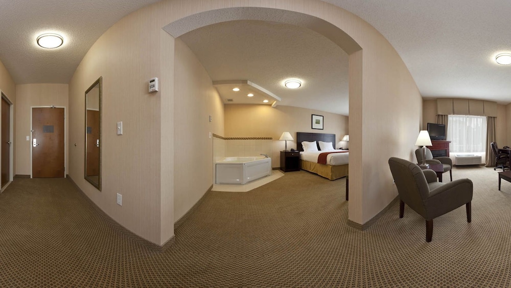 holiday inn express and suites dayton north tipp c