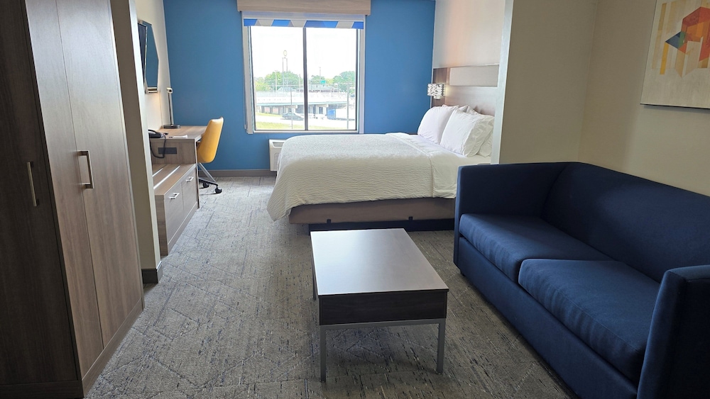 holiday inn express and suites dayton north tipp c
