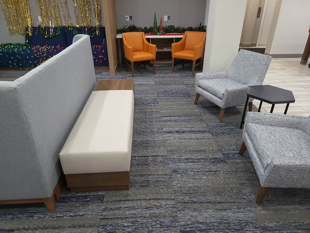 holiday inn express and suites dayton north tipp c