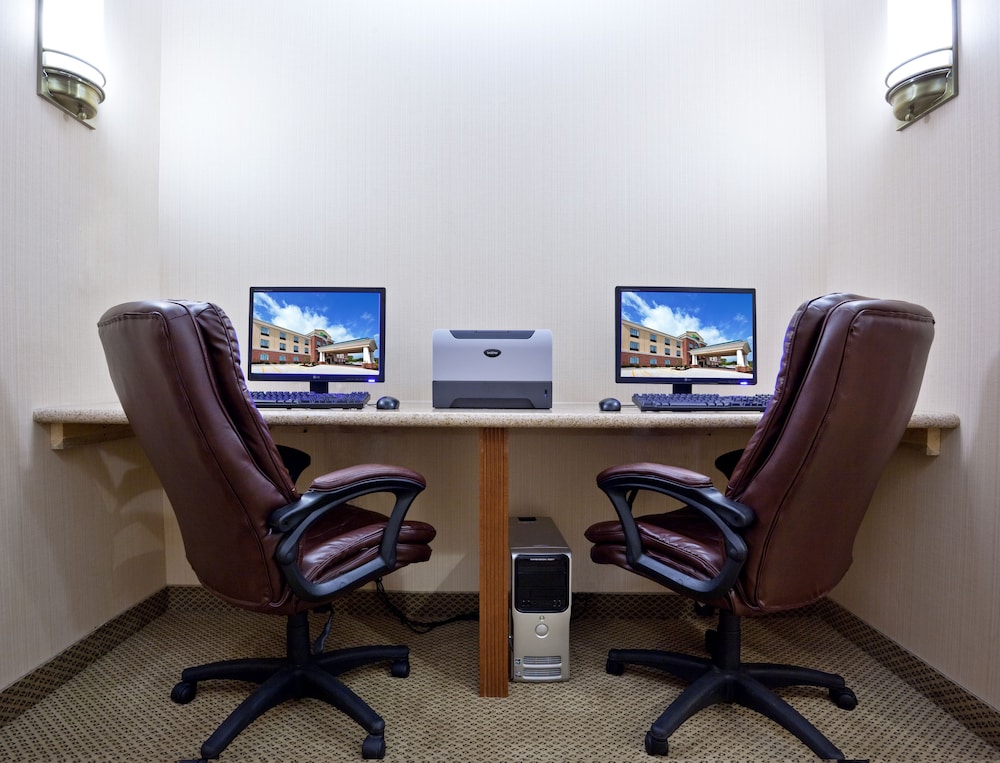 holiday inn express and suites dayton north tipp c