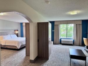 holiday inn express and suites dayton north tipp c