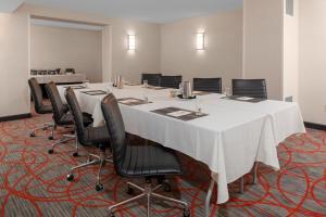 doubletree suites by hilton dayton miamisburg
