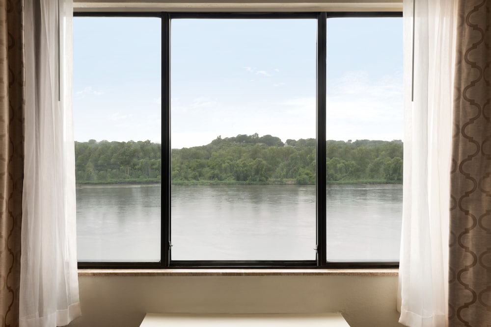 holiday inn hotel and suites council bluffs i 29 by ihg