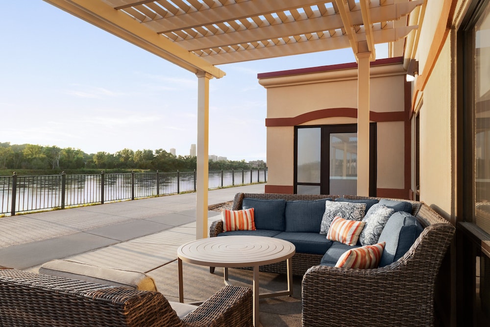 holiday inn hotel and suites council bluffs i 29 by ihg