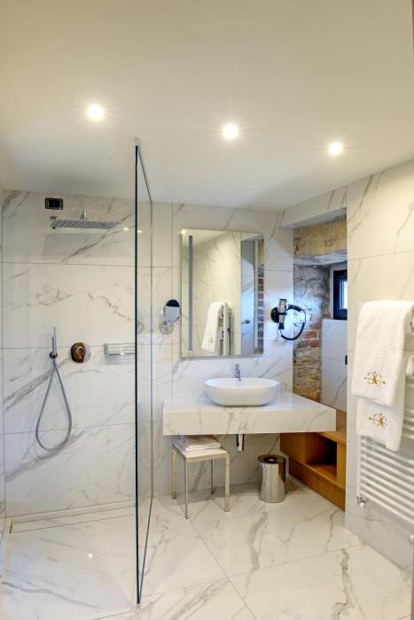 relais and spa castello di casiglio