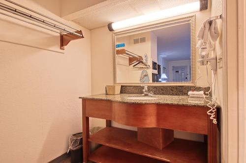 regency inn and suites