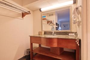 regency inn and suites