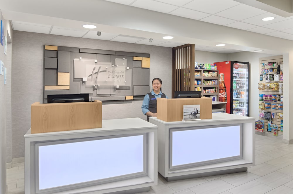 holiday inn express and suites byron by ihg