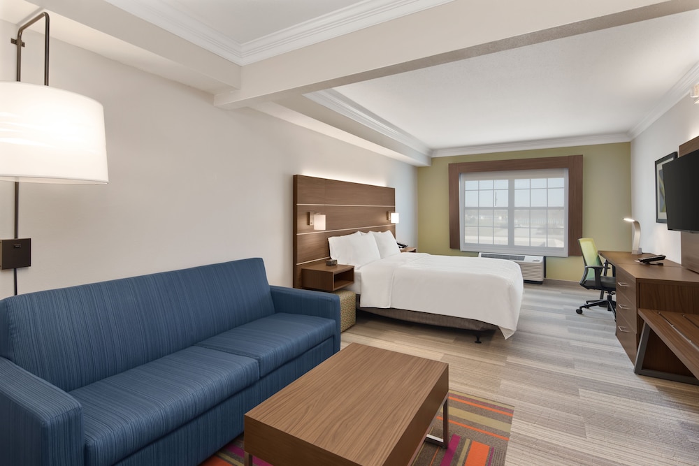 holiday inn express and suites byron by ihg