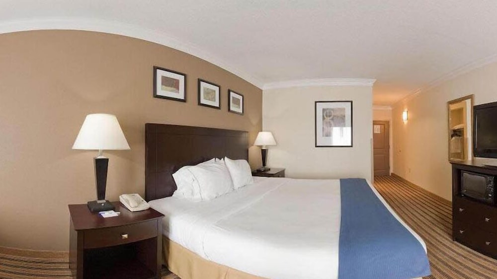 holiday inn express and suites byron by ihg