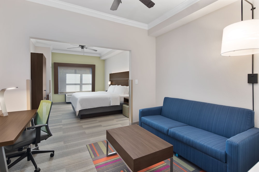 holiday inn express and suites byron by ihg