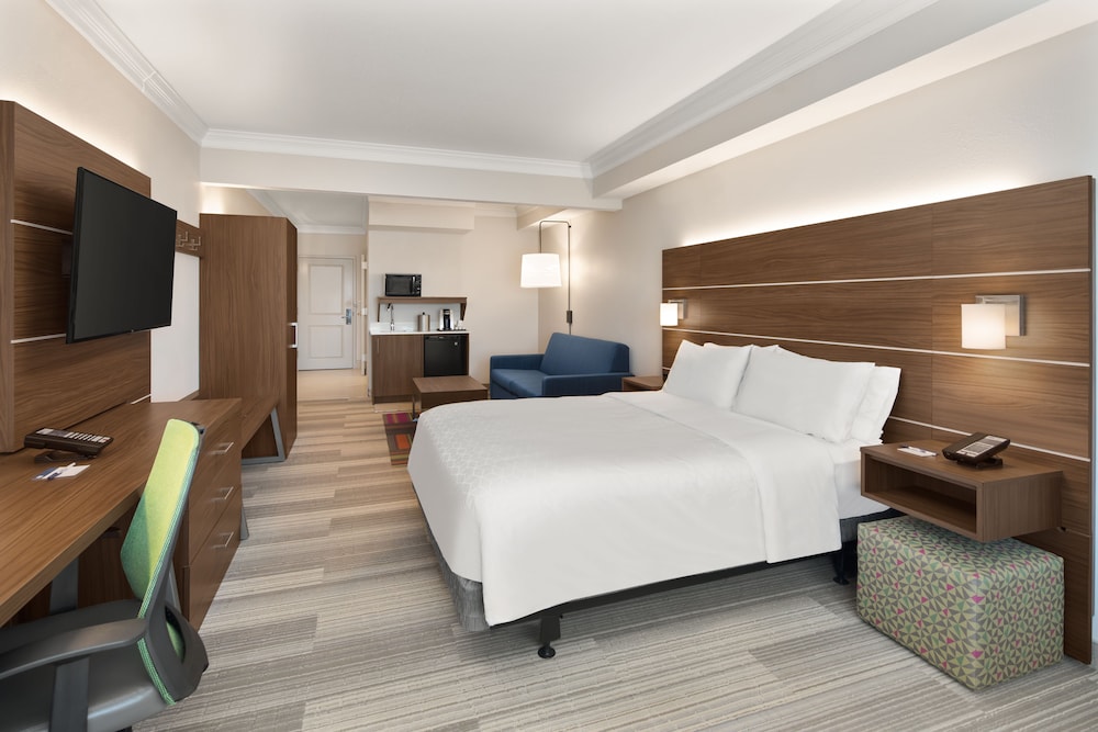 holiday inn express and suites byron by ihg