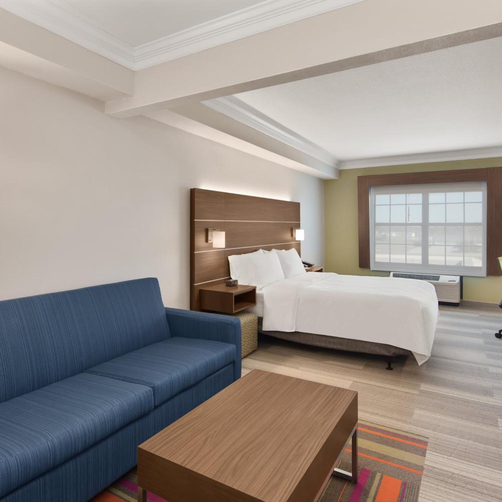 holiday inn express and suites byron by ihg