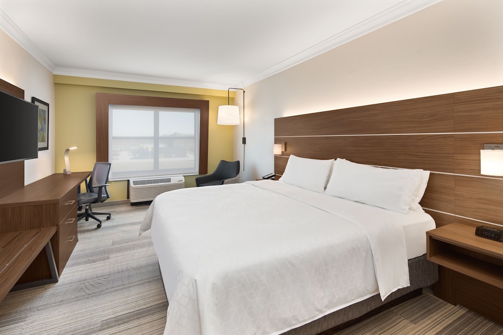 holiday inn express and suites byron by ihg