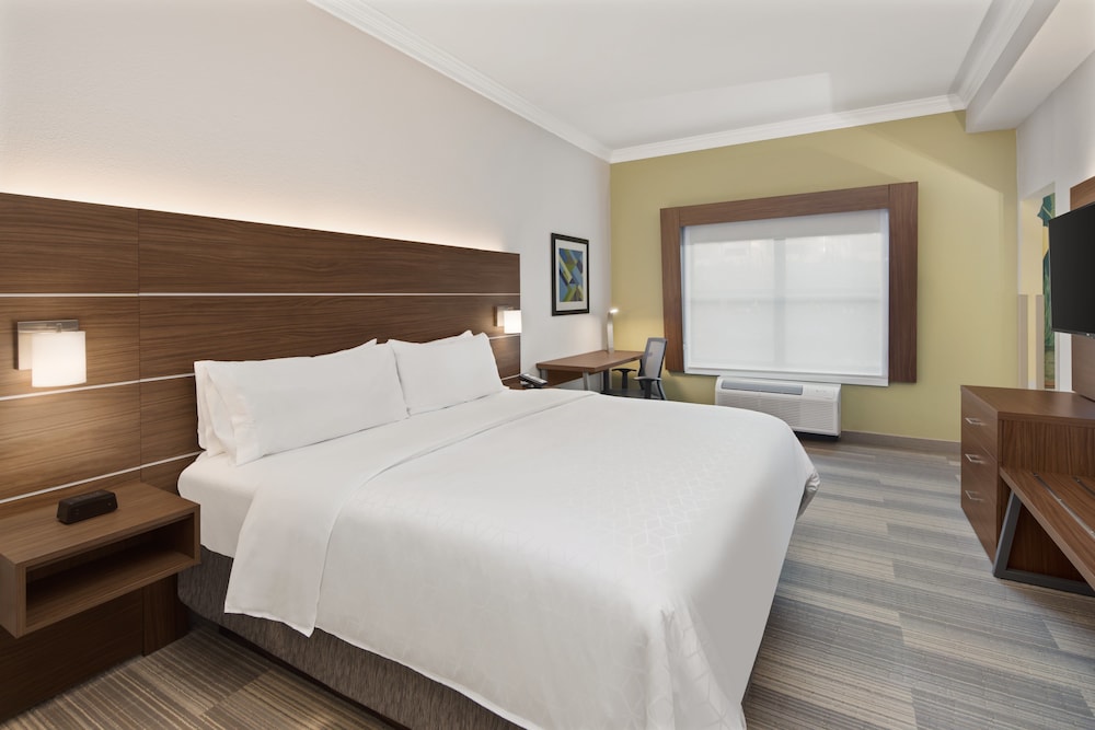 holiday inn express and suites byron by ihg