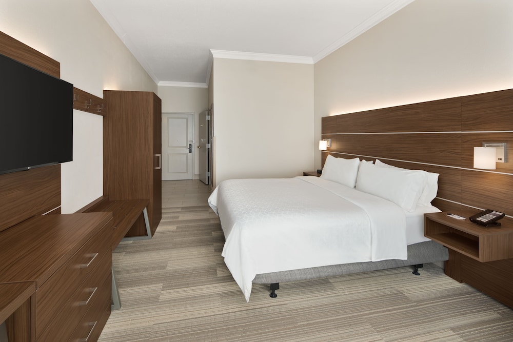 holiday inn express and suites byron by ihg