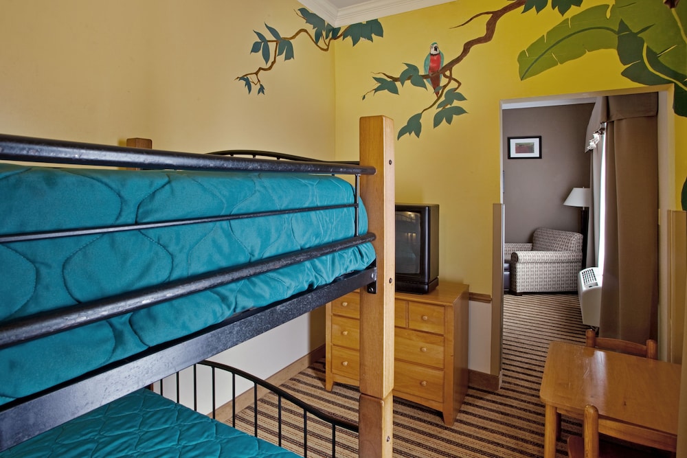 holiday inn express and suites byron by ihg