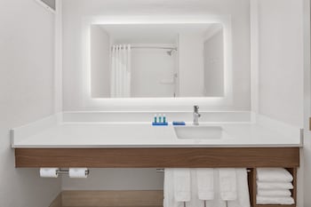 Holiday Inn Express & Suites Byron By Ihg,Georgia>>Byron,3 star