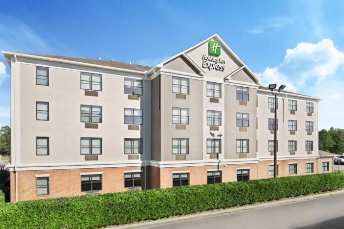 holiday inn express and suites byron by ihg
