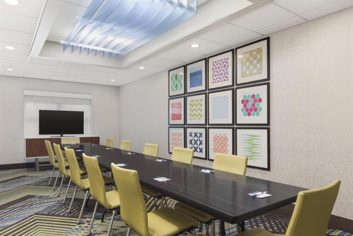 holiday inn express and suites byron by ihg