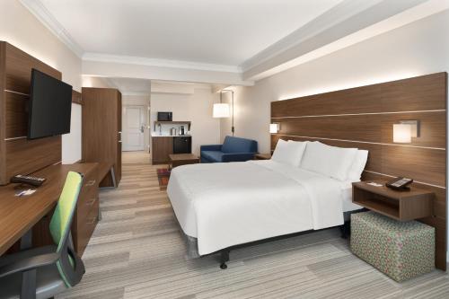 holiday inn express and suites byron by ihg