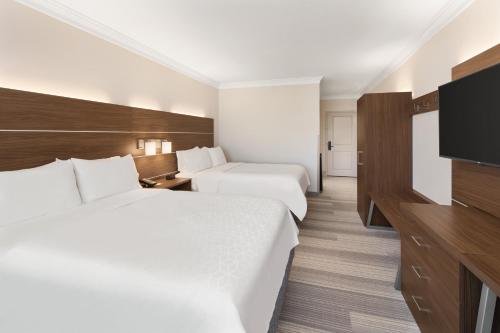 holiday inn express and suites byron by ihg