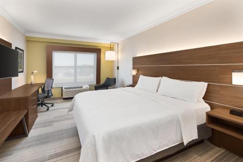 holiday inn express and suites byron by ihg