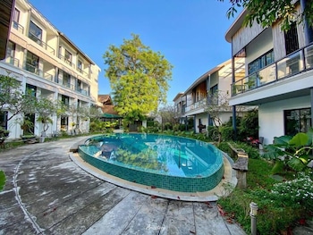 zandz resort