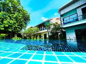zandz resort