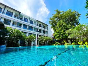 zandz resort