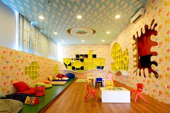 Cozy Living 1Br The Bellezza Apartment,,0 star