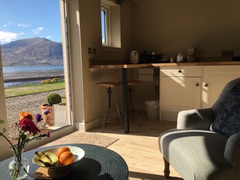 kirkton bay house bed and breakfast
