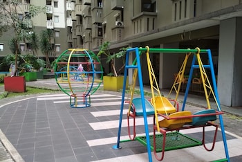 spacious studio apartment at gateway ahmad yani cicadas